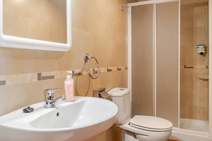 Baño compartido C&D
