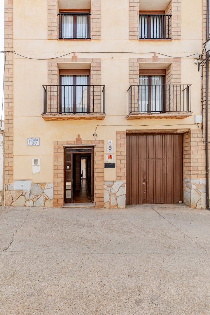 Fachada Casa Rural Lola en Almonacid de la Sierra